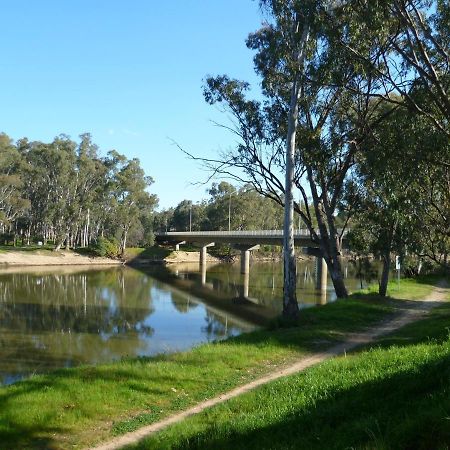 Birch Motel Tocumwal Exteriér fotografie